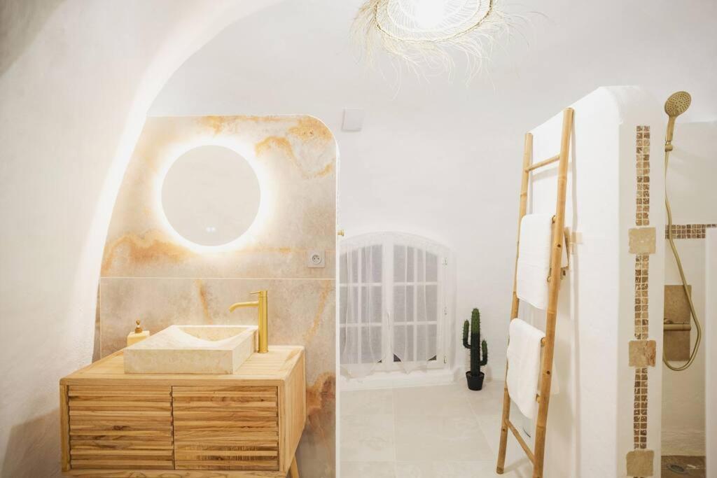 וינה Le Temple D'Aphrodite, Appartement Avec Spa מראה חיצוני תמונה