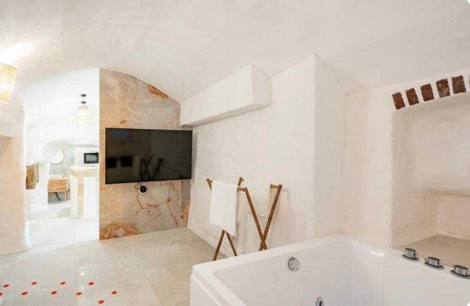 וינה Le Temple D'Aphrodite, Appartement Avec Spa מראה חיצוני תמונה